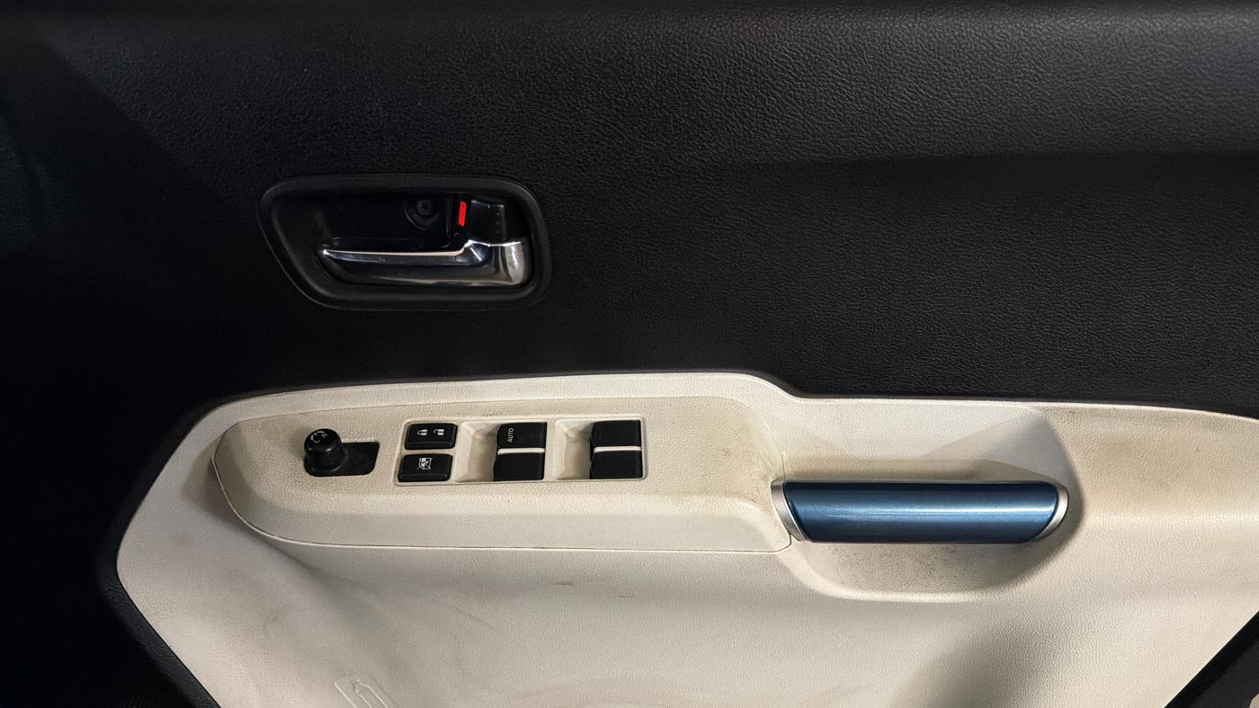 2017 Maruti IGNIS DELTA 1.2, Petrol, Manual, 66,295 km, Driver Side Door Panels Control