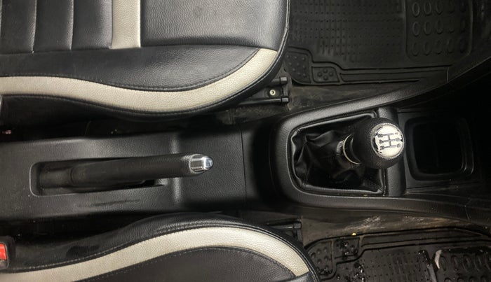 2017 Maruti Swift VXI O, Petrol, Manual, 84,716 km, Gear Lever