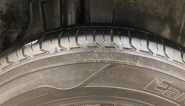 2017 Maruti Swift VXI O, Petrol, Manual, 84,716 km, Right Rear Tyre Tread