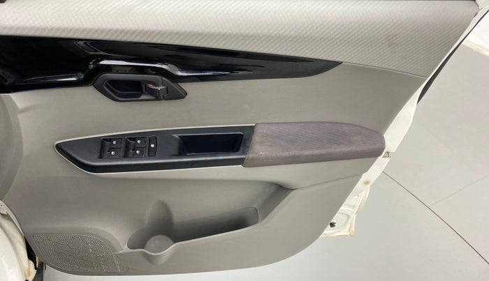 2016 Mahindra Kuv100 K8 D 6 STR, Diesel, Manual, 53,909 km, Driver Side Door Panels Control