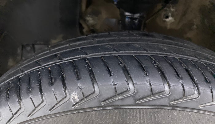2021 Maruti New Wagon-R LXI CNG 1.0, CNG, Manual, 78,197 km, Left Front Tyre Tread