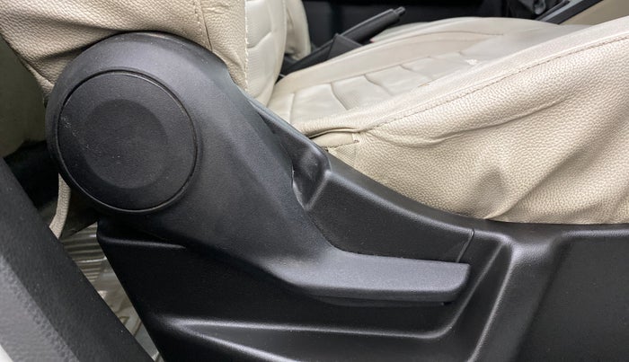 2021 Maruti New Wagon-R LXI CNG 1.0, CNG, Manual, 78,197 km, Driver Side Adjustment Panel