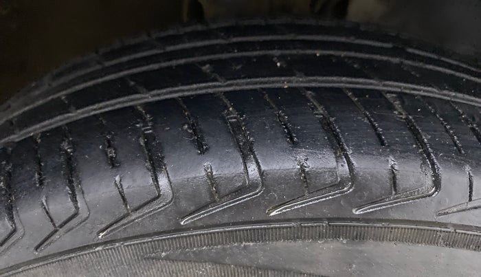 2021 Maruti New Wagon-R LXI CNG 1.0, CNG, Manual, 78,197 km, Right Front Tyre Tread