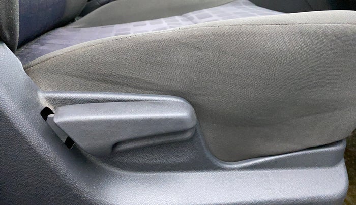 2014 Maruti Ritz LXI, Petrol, Manual, 58,205 km, Driver Side Adjustment Panel