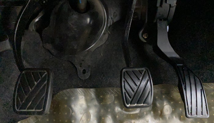 2014 Maruti Ritz LXI, Petrol, Manual, 58,205 km, Pedals
