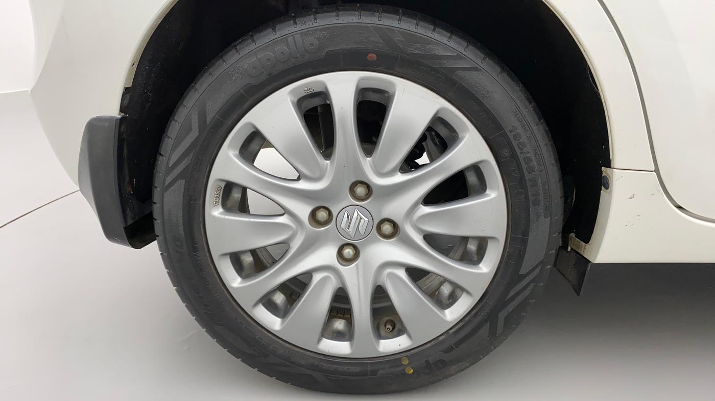 2017 Maruti Baleno ZETA CVT PETROL 1.2, CNG, Automatic, 23,424 km, Right Rear Wheel