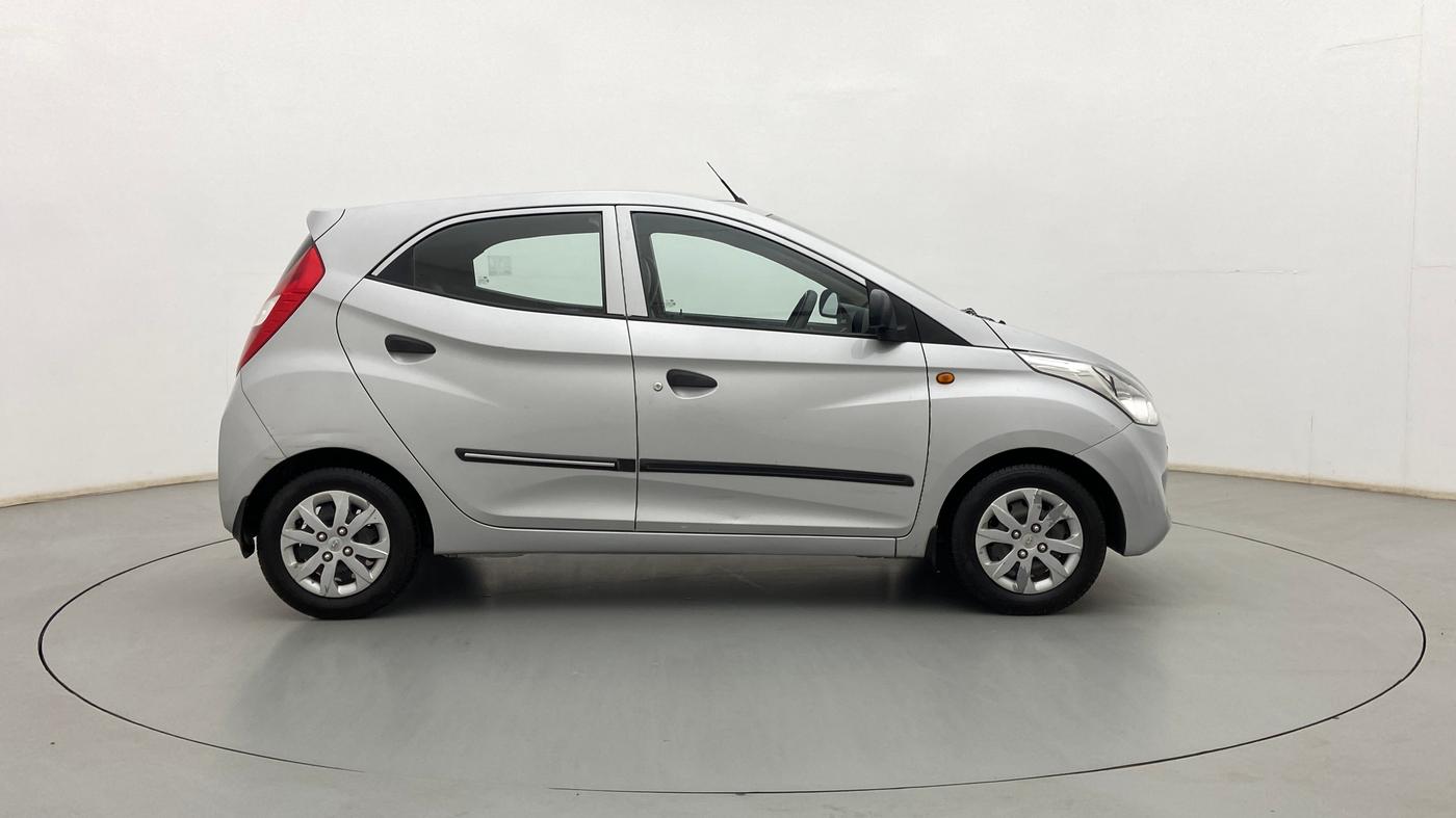 2018 Hyundai Eon MAGNA +, Petrol, Manual, 49,315 km, Right Side View