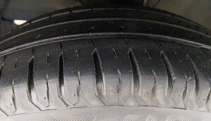 2019 Maruti XL6 ALPHA MT, Petrol, Manual, 16,131 km, Left Front Tyre Tread