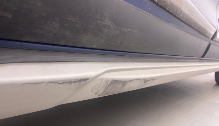 2019 Maruti XL6 ALPHA MT, Petrol, Manual, 16,131 km, Right running board - Minor scratches