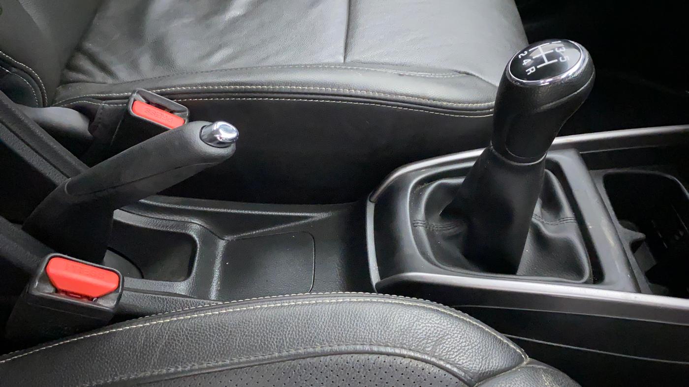 2019 Maruti XL6 ALPHA MT, Petrol, Manual, 16,131 km, Gear Lever