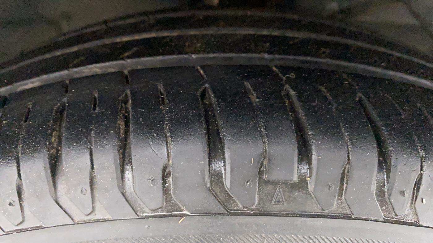 2019 Maruti XL6 ALPHA MT, Petrol, Manual, 16,131 km, Right Front Tyre Tread