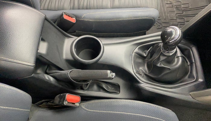 2022 Toyota Innova Crysta 2.7 VX 7 STR, Petrol, Manual, 70,083 km, Gear Lever