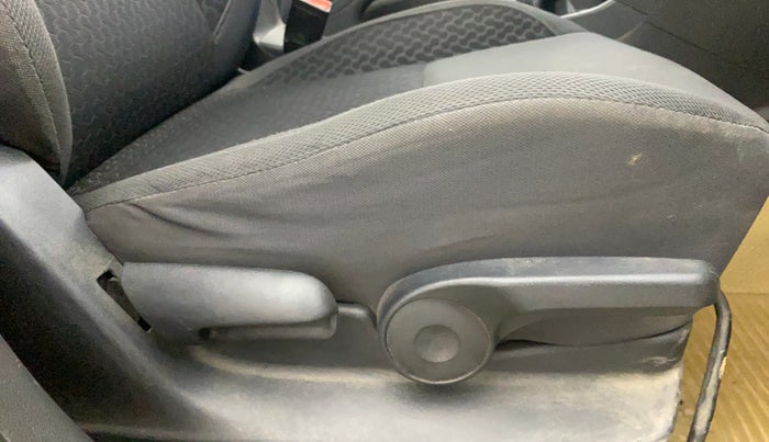 2016 Maruti Vitara Brezza ZDI PLUS, Diesel, Manual, 1,33,214 km, Driver Side Adjustment Panel