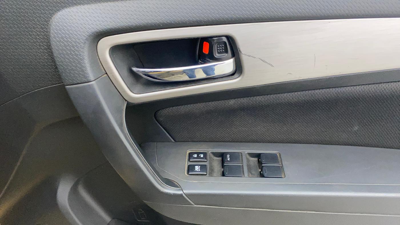 2016 Maruti Vitara Brezza ZDI PLUS, Diesel, Manual, 1,33,214 km, Driver Side Door Panels Control