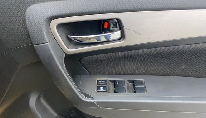 2016 Maruti Vitara Brezza ZDI PLUS, Diesel, Manual, 1,33,214 km, Driver Side Door Panels Control