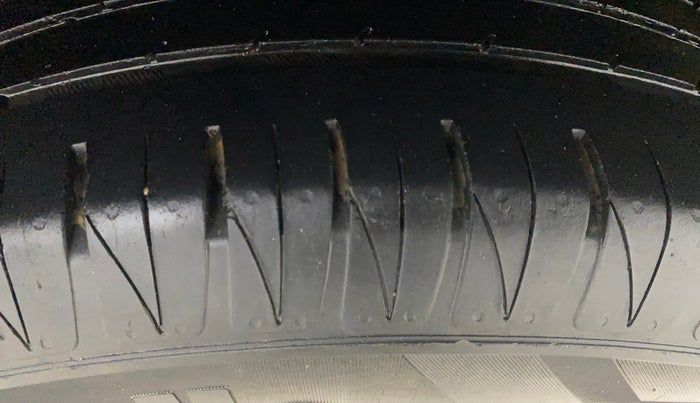 2016 Maruti Vitara Brezza ZDI PLUS, Diesel, Manual, 1,33,214 km, Left Rear Tyre Tread