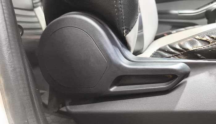 2022 Tata Tiago XM CNG, CNG, Manual, 65,111 km, Driver Side Adjustment Panel