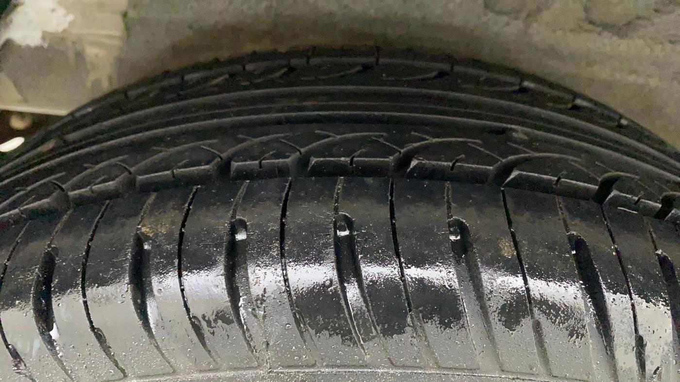 2011 Hyundai i20 MAGNA 1.2, Petrol, Manual, 77,038 km, Right Rear Tyre Tread