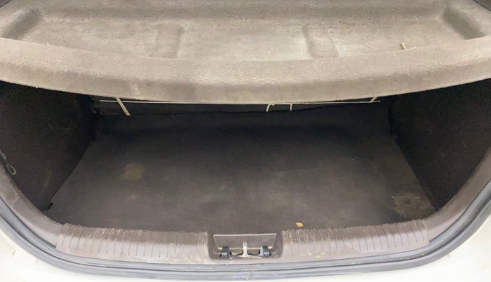 2011 Hyundai i20 MAGNA 1.2, Petrol, Manual, 77,038 km, Boot Inside