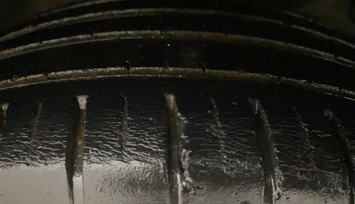 2021 Maruti Baleno ALPHA CVT PETROL 1.2, Petrol, Automatic, 31,958 km, Right Front Tyre Tread