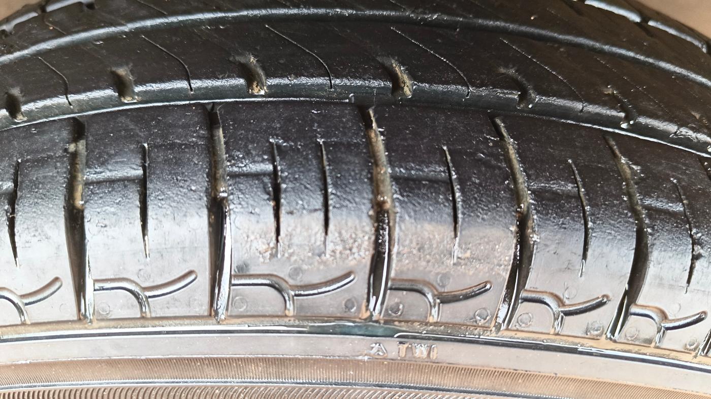 2016 Renault Kwid RXT 0.8, Petrol, Manual, 99,996 km, Right Front Tyre Tread