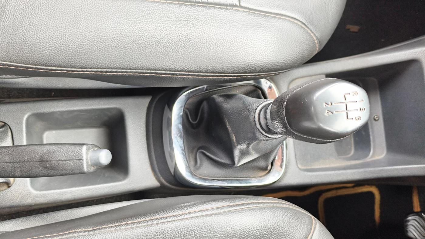 2016 Renault Kwid RXT 0.8, Petrol, Manual, 99,996 km, Gear Lever