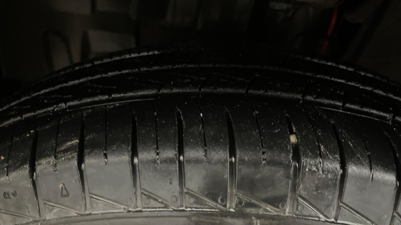 2024 Renault TRIBER RXT, Petrol, Manual, 15,192 km, Left Front Tyre Tread