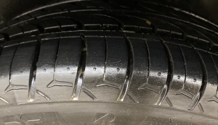 2019 Volkswagen Polo COMFORTLINE 1.0L MPI, Petrol, Manual, 55,087 km, Left Rear Tyre Tread