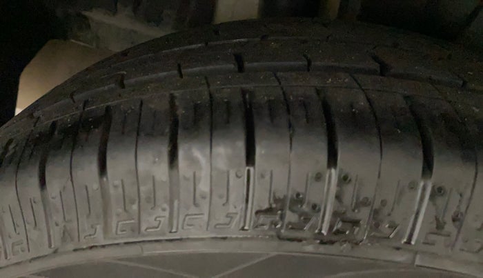 2021 Maruti XL6 ZETA MT, Petrol, Manual, 69,154 km, Right Rear Tyre Tread