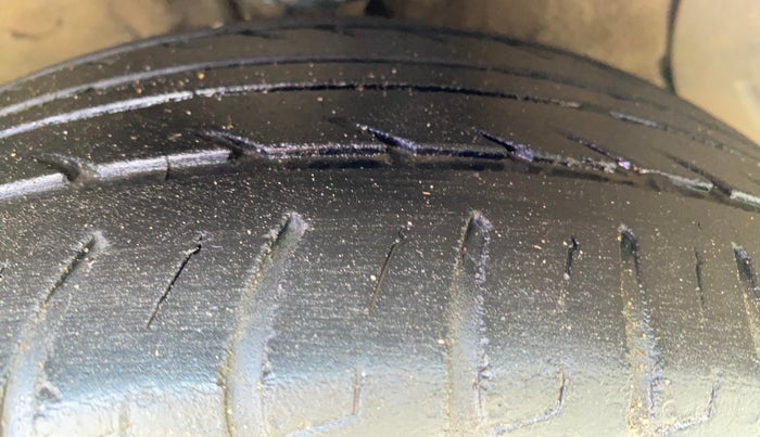 2014 Hyundai New Elantra 1.8 SX MT VTVT, Petrol, Manual, 71,756 km, Right Front Tyre Tread