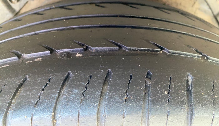 2014 Hyundai New Elantra 1.8 SX MT VTVT, Petrol, Manual, 71,756 km, Right Rear Tyre Tread