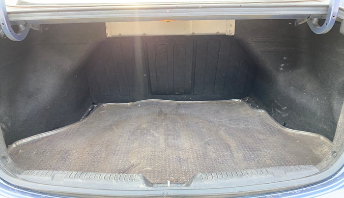 2014 Hyundai New Elantra 1.8 SX MT VTVT, Petrol, Manual, 71,756 km, Boot Inside