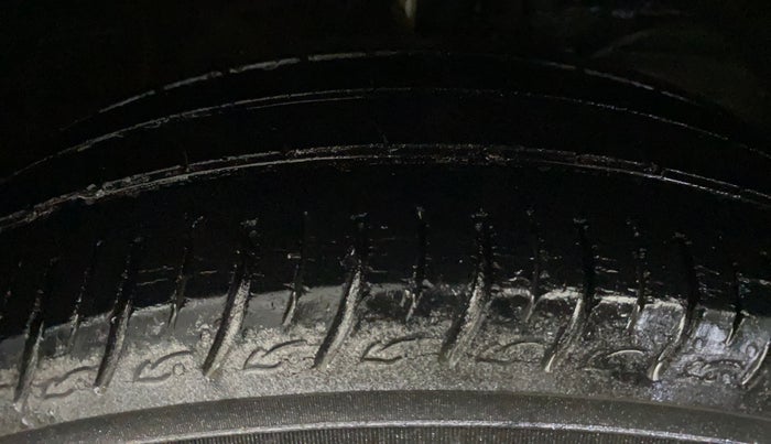 2019 Maruti Baleno SIGMA PETROL 1.2, Petrol, Manual, 42,824 km, Right Front Tyre Tread