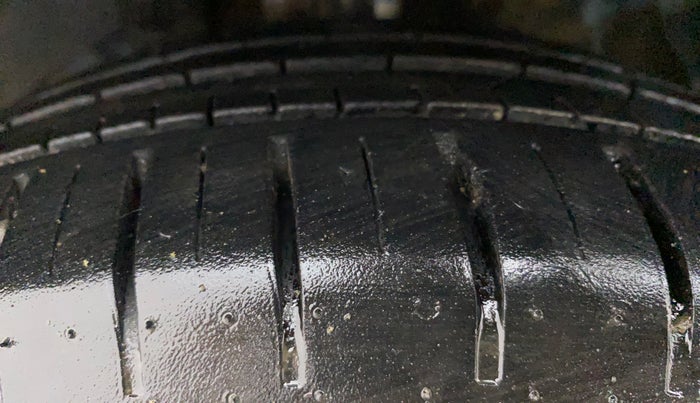 2021 Maruti Baleno ALPHA CVT PETROL 1.2, Petrol, Automatic, 12,445 km, Left Front Tyre Tread