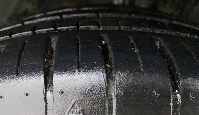 2021 Maruti Baleno ALPHA CVT PETROL 1.2, Petrol, Automatic, 12,445 km, Right Front Tyre Tread