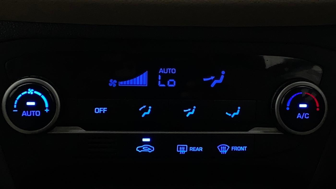 2019 Hyundai Elite i20 ASTA 1.2 (O), Petrol, Manual, 35,585 km, Automatic Climate Control