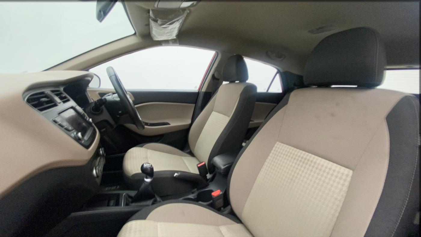2019 Hyundai Elite i20 ASTA 1.2 (O), Petrol, Manual, 35,585 km, Right Side Front Door Cabin