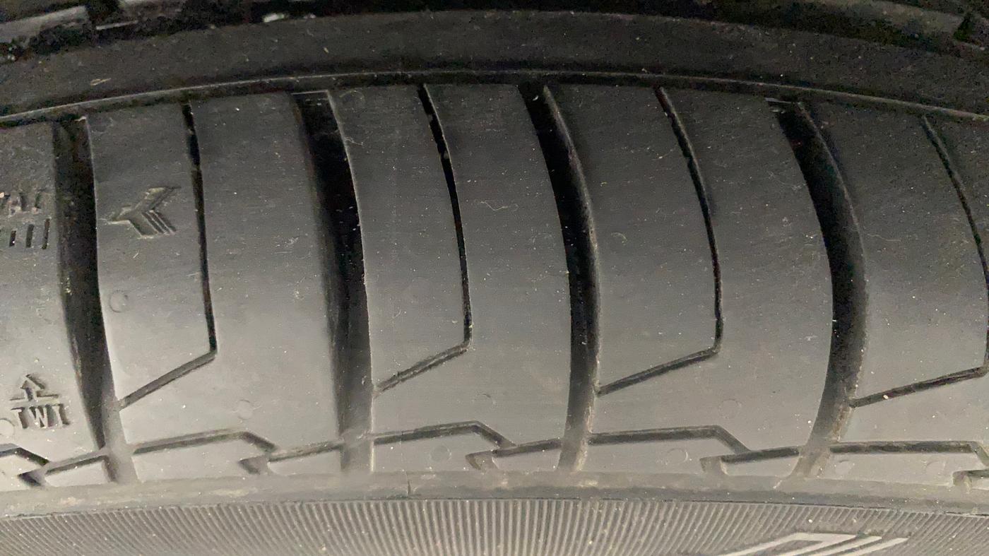 2019 Hyundai Elite i20 ASTA 1.2 (O), Petrol, Manual, 35,585 km, Left Front Tyre Tread