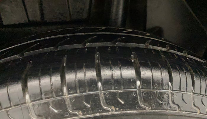 2019 Maruti Dzire VXI, Petrol, Manual, 70,824 km, Left Rear Tyre Tread