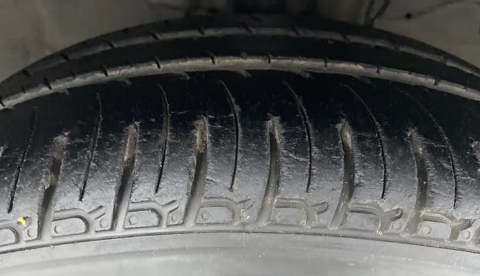 2013 Hyundai i20 SPORTZ 1.4 CRDI, Diesel, Manual, 78,608 km, Right Front Tyre Tread