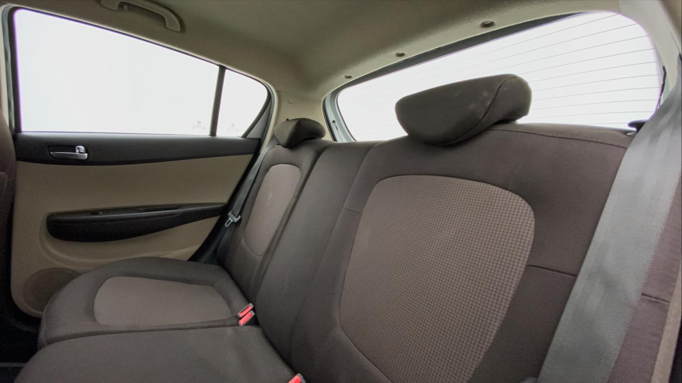 2013 Hyundai i20 SPORTZ 1.4 CRDI, Diesel, Manual, 78,608 km, Right Side Rear Door Cabin