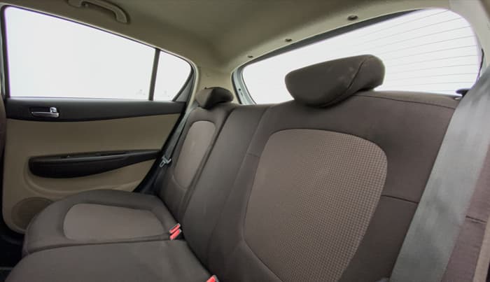 2013 Hyundai i20 SPORTZ 1.4 CRDI, Diesel, Manual, 78,608 km, Right Side Rear Door Cabin