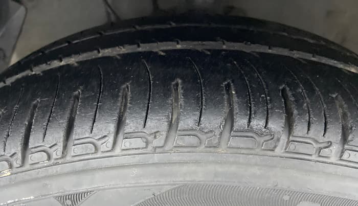 2013 Hyundai i20 SPORTZ 1.4 CRDI, Diesel, Manual, 78,608 km, Left Front Tyre Tread