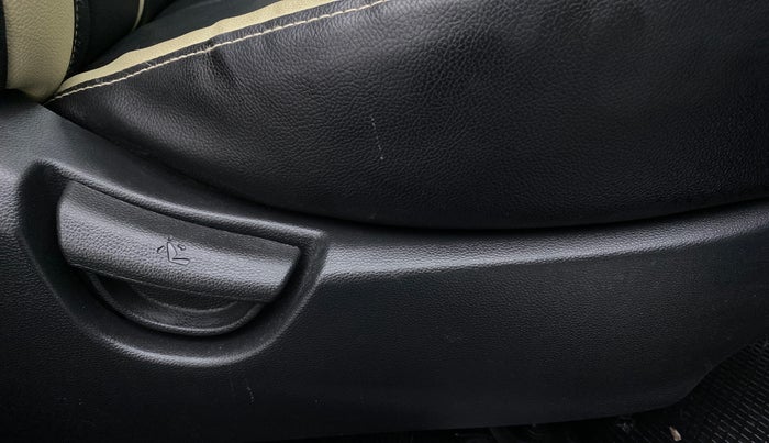 2017 Hyundai Grand i10 SPORTZ (O) 1.2 AT VTVT, Petrol, Automatic, 11,101 km, Driver Side Adjustment Panel