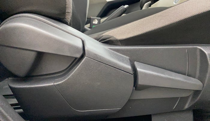 2022 Nissan MAGNITE XV TURBO CVT, Petrol, Automatic, 20,991 km, Driver Side Adjustment Panel
