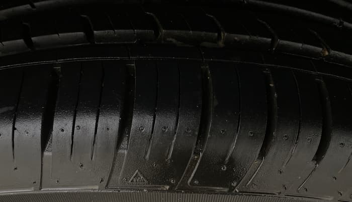2024 Mahindra XUV700 AX 7 P AT 7 STR, Petrol, Automatic, 12,988 km, Left Rear Tyre Tread