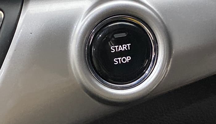 2024 Mahindra XUV700 AX 7 P AT 7 STR, Petrol, Automatic, 12,988 km, Keyless Start/ Stop Button