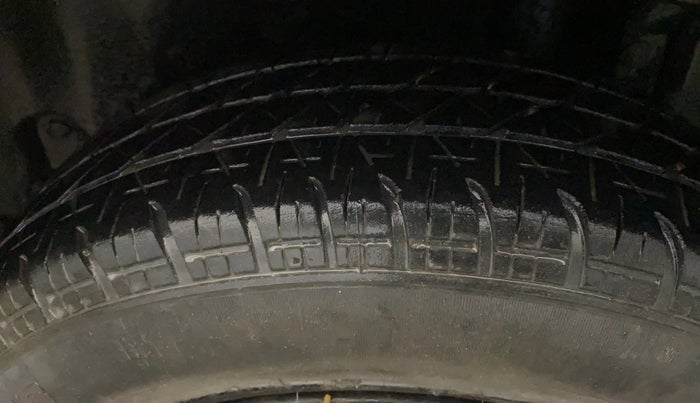 2012 Maruti Swift VXI, Petrol, Manual, 75,812 km, Left Rear Tyre Tread