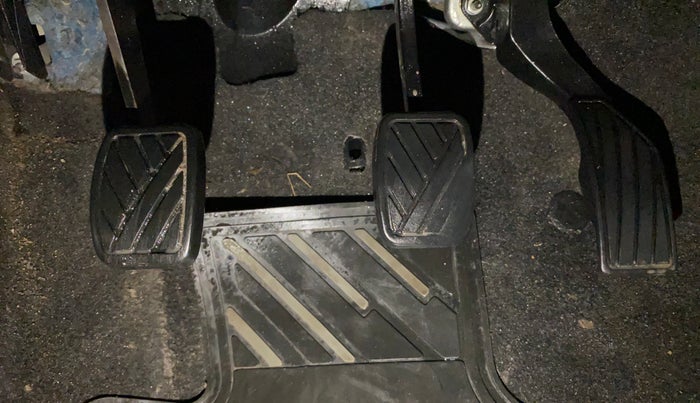 2012 Maruti Swift VXI, Petrol, Manual, 75,812 km, Pedals