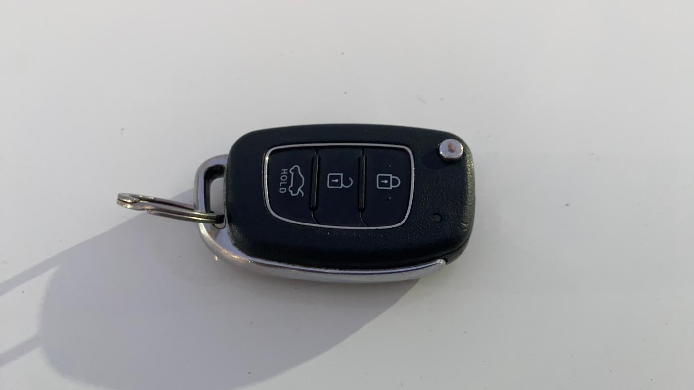 2020 Hyundai AURA S 1.2, Petrol, Manual, 47,151 km, Key Close Up